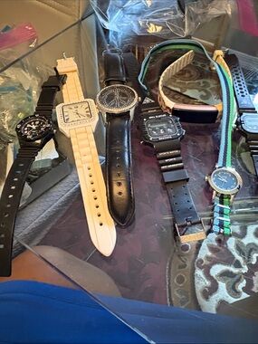 Various types of watches All need batteries